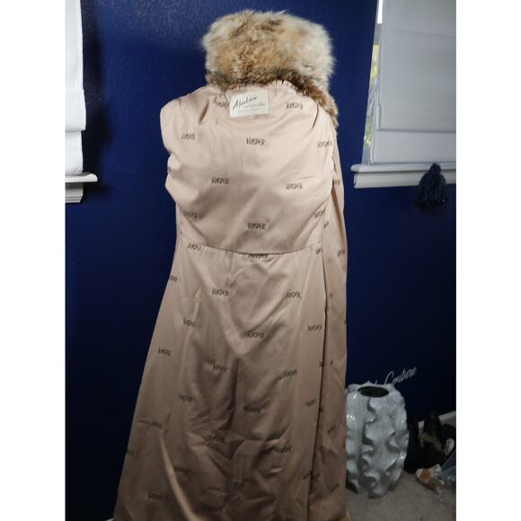 Gorgeous Canadian Lynx Full Length Fur Coat Jacket - Picture 5 of 5